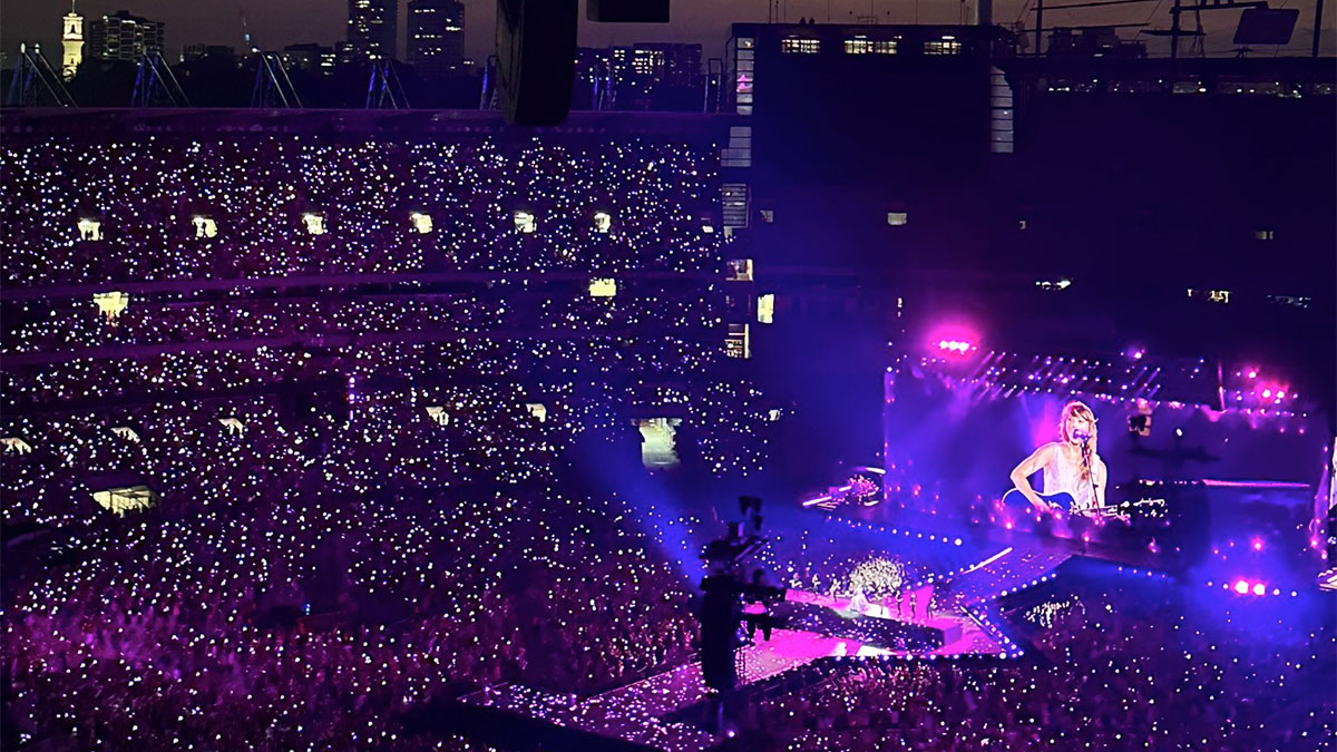 Taylor Swift sets MCG concert attendance record